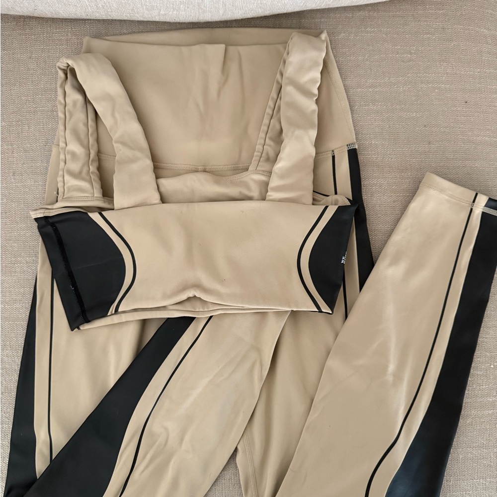 WeWoreWhat Beige and Black Sculpt Ribbed Sports Bra and Leggings Set